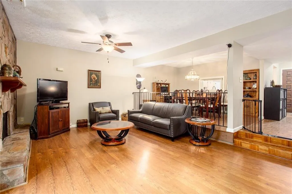 114 Goldrush Circle, Sandy Springs, Georgia 30328, 2 Bedrooms Bedrooms, ,2 BathroomsBathrooms,Residential,Sold,114 Goldrush Circle,6947242