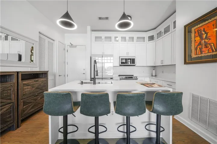 711 Cosmopolitan Drive Ne Unit 815, Atlanta, Georgia 30324