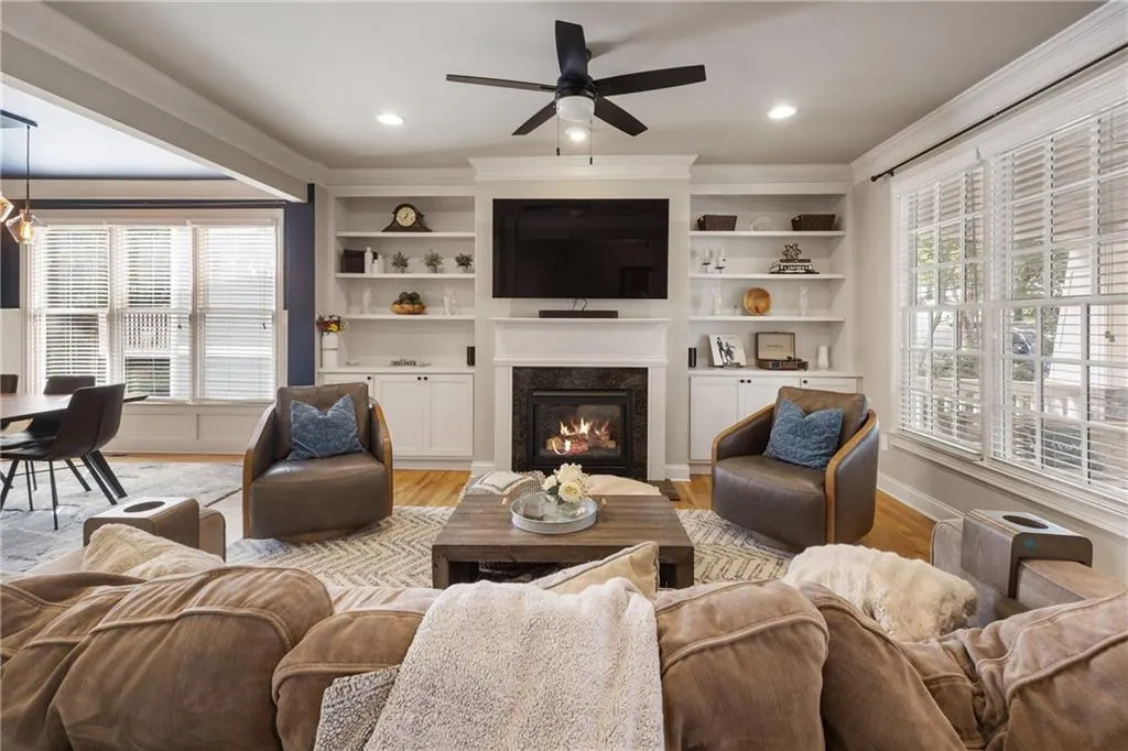 1638 Gilstrap Lane Nw, Atlanta, Georgia 30318, 4 Bedrooms Bedrooms, ,3 BathroomsBathrooms,Residential,For Sale,1638 Gilstrap Lane Nw,7643115