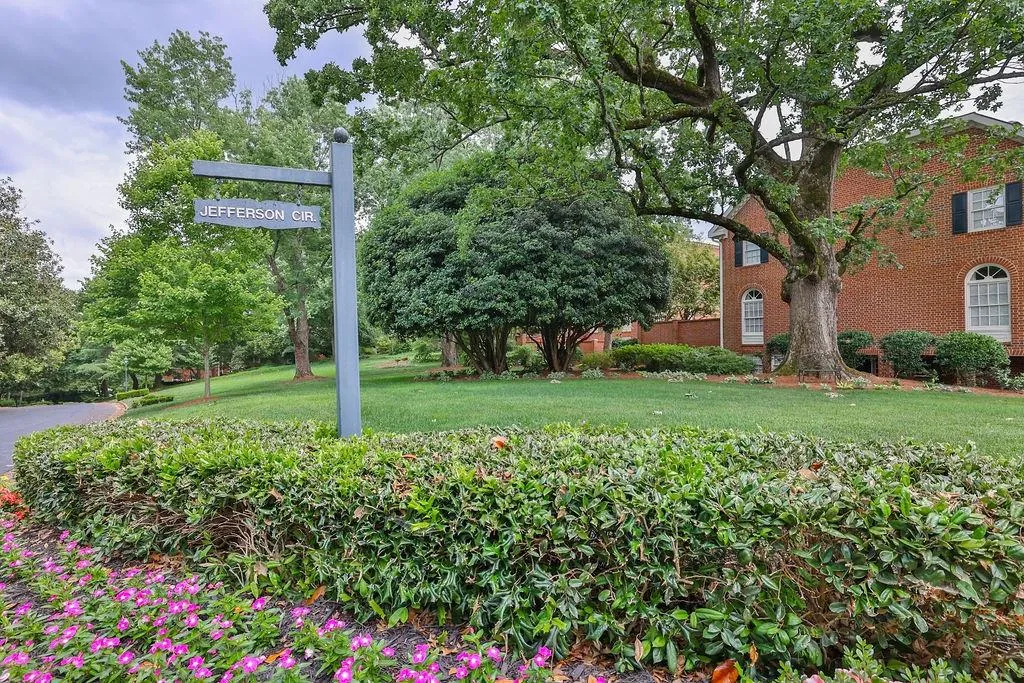 101 Jefferson Circle, Sandy Springs, Georgia 30328, 4 Bedrooms Bedrooms, ,3 BathroomsBathrooms,Residential,Sold,101 Jefferson Circle,7055143