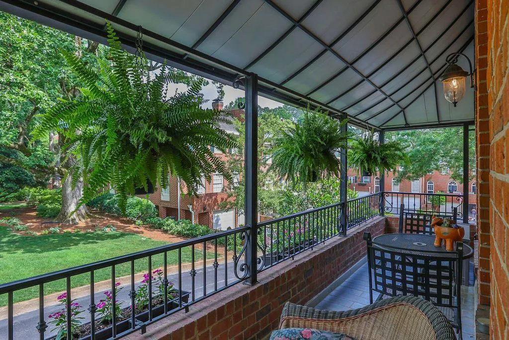 101 Jefferson Circle, Sandy Springs, Georgia 30328, 4 Bedrooms Bedrooms, ,3 BathroomsBathrooms,Residential,Sold,101 Jefferson Circle,7055143