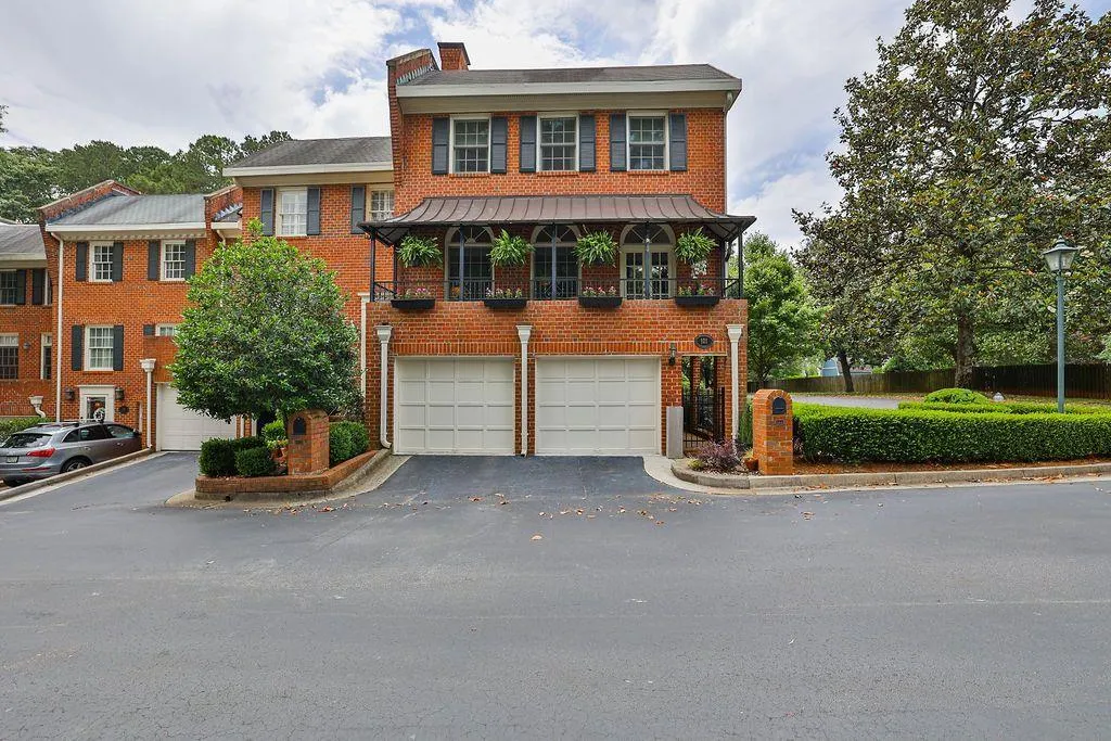 101 Jefferson Circle, Sandy Springs, Georgia 30328, 4 Bedrooms Bedrooms, ,3 BathroomsBathrooms,Residential,Sold,101 Jefferson Circle,7055143