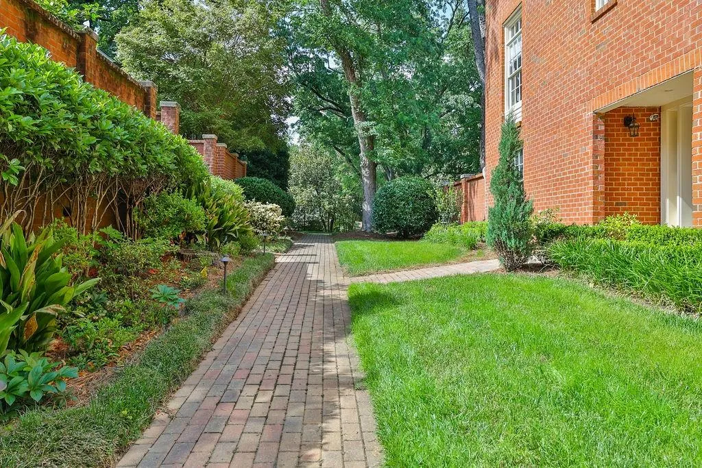 101 Jefferson Circle, Sandy Springs, Georgia 30328, 4 Bedrooms Bedrooms, ,3 BathroomsBathrooms,Residential,Sold,101 Jefferson Circle,7055143