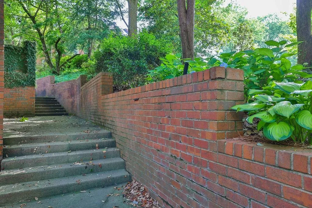 101 Jefferson Circle, Sandy Springs, Georgia 30328, 4 Bedrooms Bedrooms, ,3 BathroomsBathrooms,Residential,Sold,101 Jefferson Circle,7055143