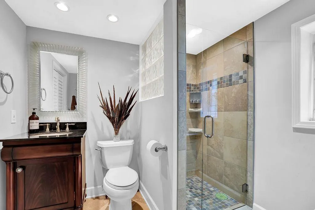 101 Jefferson Circle, Sandy Springs, Georgia 30328, 4 Bedrooms Bedrooms, ,3 BathroomsBathrooms,Residential,Sold,101 Jefferson Circle,7055143