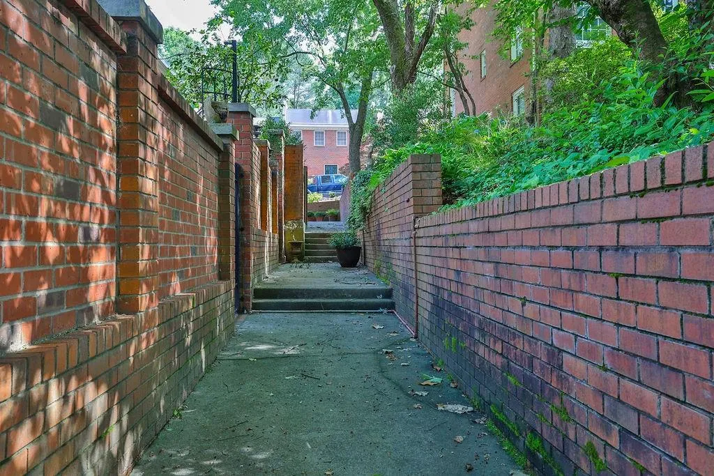 101 Jefferson Circle, Sandy Springs, Georgia 30328, 4 Bedrooms Bedrooms, ,3 BathroomsBathrooms,Residential,Sold,101 Jefferson Circle,7055143