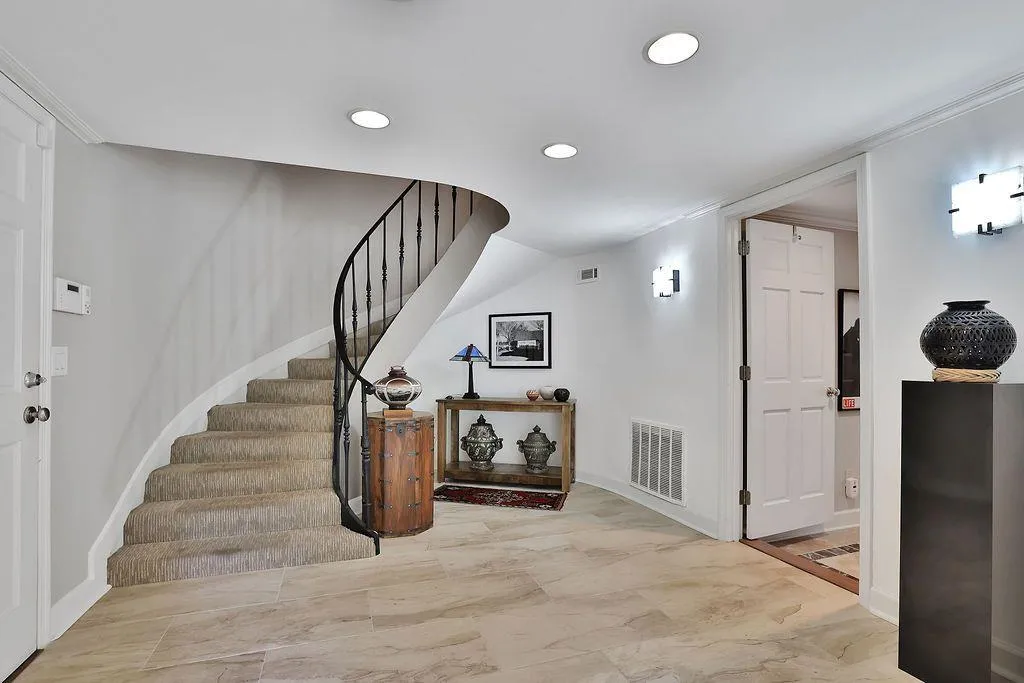 101 Jefferson Circle, Sandy Springs, Georgia 30328, 4 Bedrooms Bedrooms, ,3 BathroomsBathrooms,Residential,Sold,101 Jefferson Circle,7055143