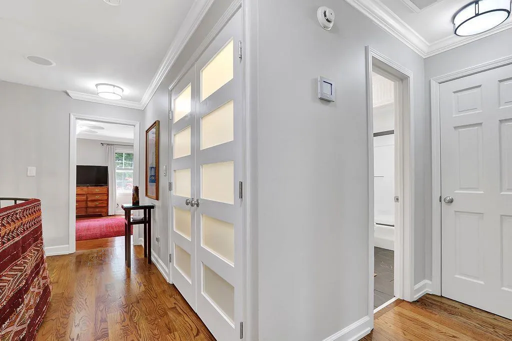 101 Jefferson Circle, Sandy Springs, Georgia 30328, 4 Bedrooms Bedrooms, ,3 BathroomsBathrooms,Residential,Sold,101 Jefferson Circle,7055143