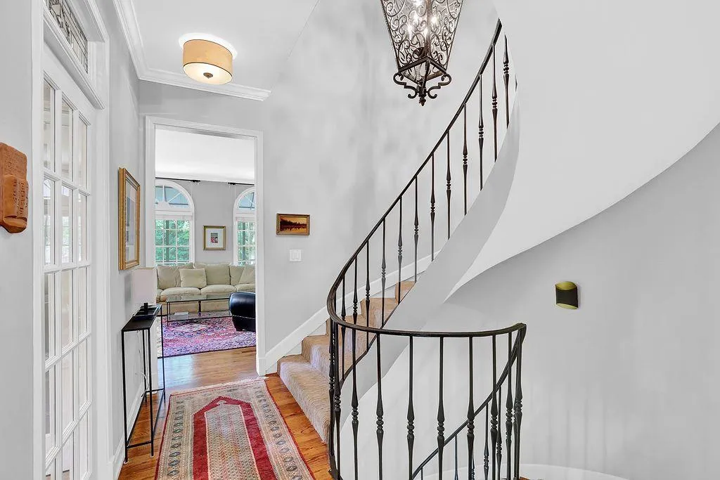 101 Jefferson Circle, Sandy Springs, Georgia 30328, 4 Bedrooms Bedrooms, ,3 BathroomsBathrooms,Residential,Sold,101 Jefferson Circle,7055143