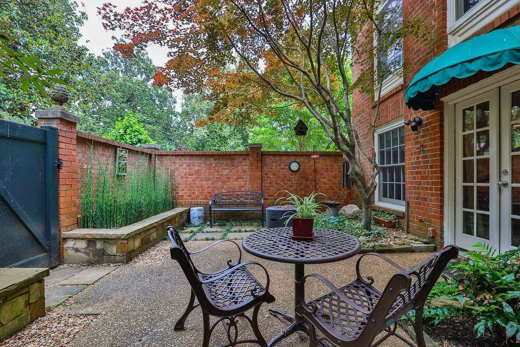 101 Jefferson Circle, Sandy Springs, Georgia 30328, 4 Bedrooms Bedrooms, ,3 BathroomsBathrooms,Residential,Sold,101 Jefferson Circle,7055143