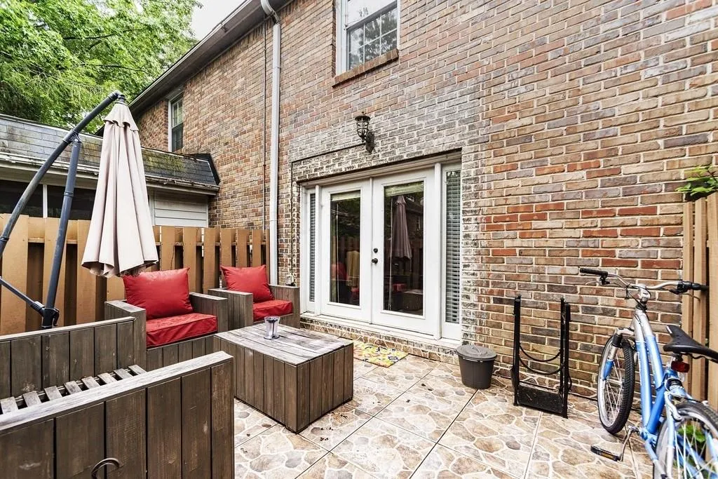 6700 Roswell Road Unit 16c, Atlanta, Georgia 30328, 2 Bedrooms Bedrooms, ,1 BathroomBathrooms,Residential,Sold,6700 Roswell Road Unit 16c,6580036