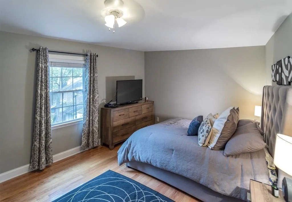 6700 Roswell Road Unit 16c, Atlanta, Georgia 30328, 2 Bedrooms Bedrooms, ,1 BathroomBathrooms,Residential,Sold,6700 Roswell Road Unit 16c,6580036