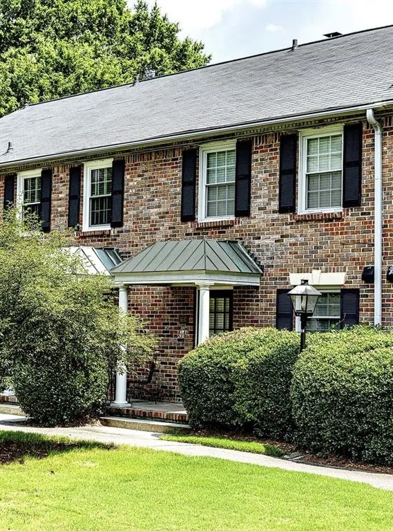 6700 Roswell Road Unit 16c, Atlanta, Georgia 30328, 2 Bedrooms Bedrooms, ,1 BathroomBathrooms,Residential,Sold,6700 Roswell Road Unit 16c,6580036