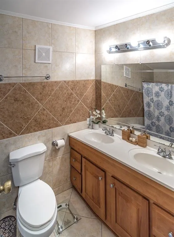 6700 Roswell Road Unit 16c, Atlanta, Georgia 30328, 2 Bedrooms Bedrooms, ,1 BathroomBathrooms,Residential,Sold,6700 Roswell Road Unit 16c,6580036