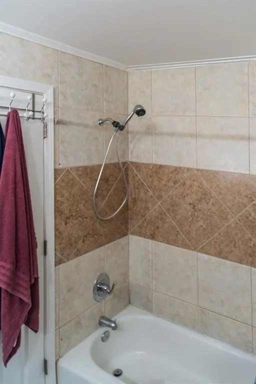 6700 Roswell Road Unit 16c, Atlanta, Georgia 30328, 2 Bedrooms Bedrooms, ,1 BathroomBathrooms,Residential,Sold,6700 Roswell Road Unit 16c,6580036