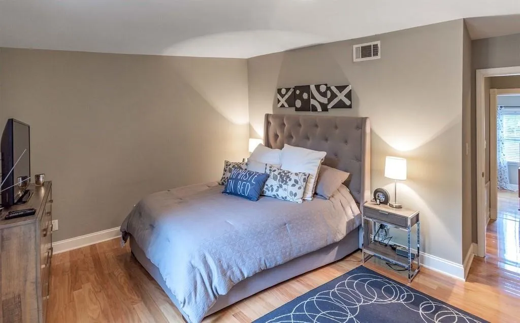 6700 Roswell Road Unit 16c, Atlanta, Georgia 30328, 2 Bedrooms Bedrooms, ,1 BathroomBathrooms,Residential,Sold,6700 Roswell Road Unit 16c,6580036