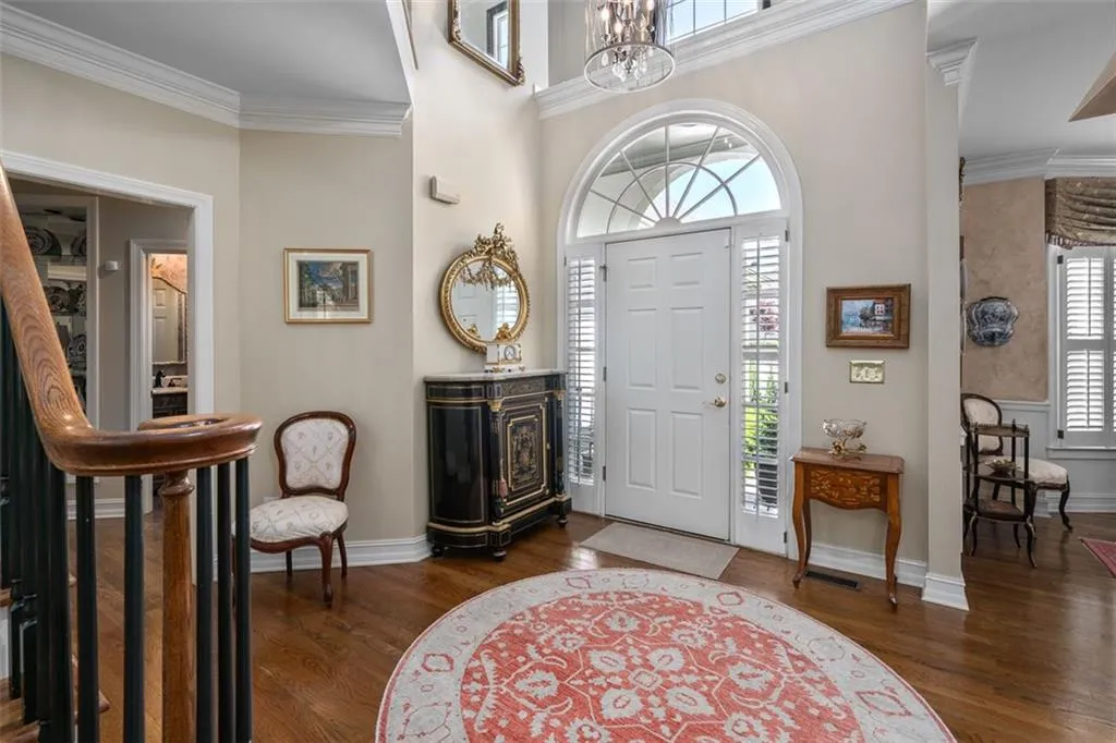 2 story foyer