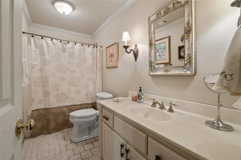 Full bath in basement