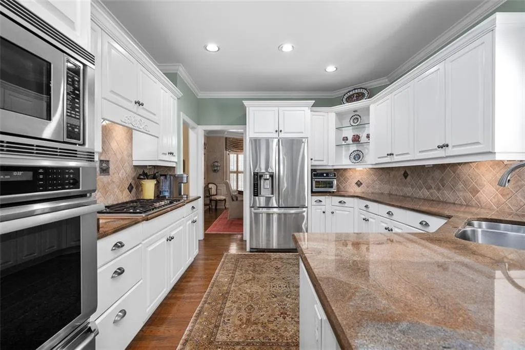 268 Spalding Gates Drive, Atlanta, Georgia 30328, 4 Bedrooms Bedrooms, ,3 BathroomsBathrooms,Residential,Sold,268 Spalding Gates Drive,7395422