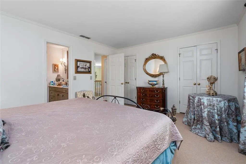 Upstairs bedroom 1