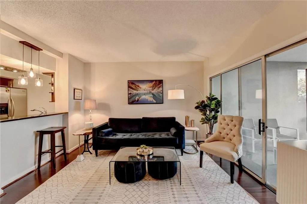 275 13th Street Ne Unit 310, Atlanta, Georgia 30309, 1 Bedroom Bedrooms, ,1 BathroomBathrooms,Residential,For Sale,275 13th Street Ne Unit 310,7648279