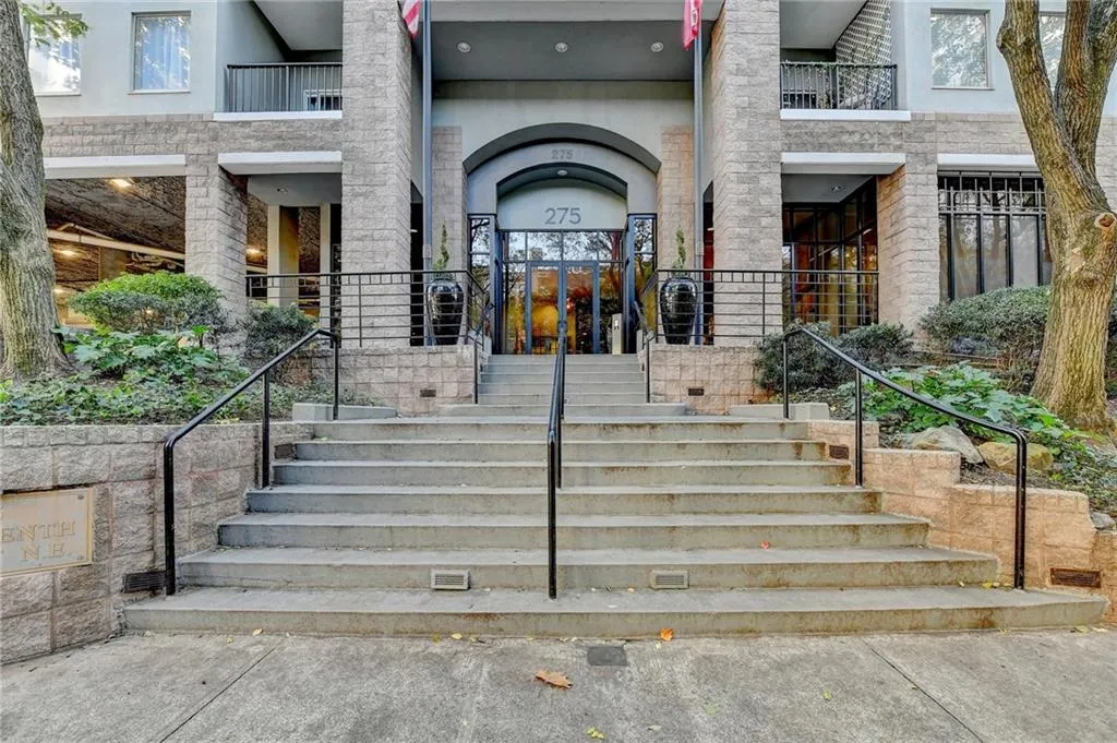 275 13th Street Ne Unit 310, Atlanta, Georgia 30309, 1 Bedroom Bedrooms, ,1 BathroomBathrooms,Residential,For Sale,275 13th Street Ne Unit 310,7648279