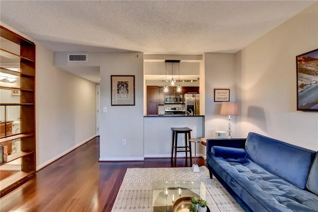 275 13th Street Ne Unit 310, Atlanta, Georgia 30309, 1 Bedroom Bedrooms, ,1 BathroomBathrooms,Residential,For Sale,275 13th Street Ne Unit 310,7648279