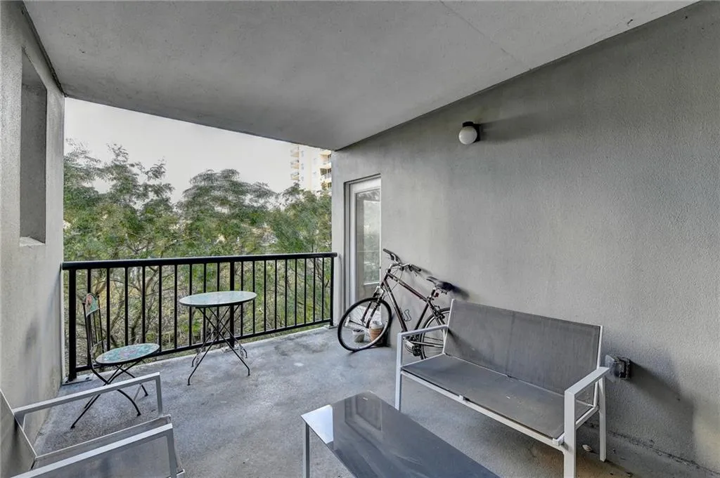 275 13th Street Ne Unit 310, Atlanta, Georgia 30309, 1 Bedroom Bedrooms, ,1 BathroomBathrooms,Residential,For Sale,275 13th Street Ne Unit 310,7648279
