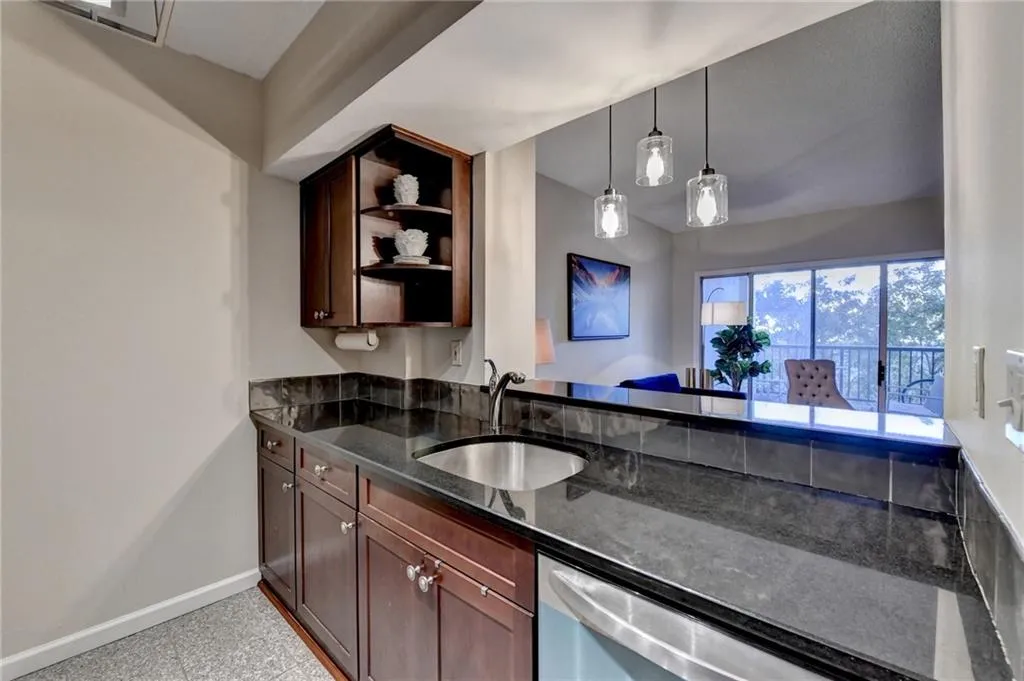 275 13th Street Ne Unit 310, Atlanta, Georgia 30309, 1 Bedroom Bedrooms, ,1 BathroomBathrooms,Residential,For Sale,275 13th Street Ne Unit 310,7648279