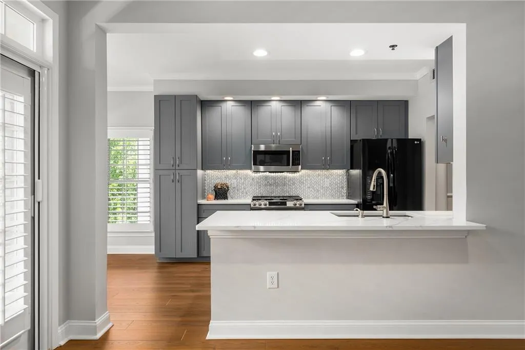 50 Biscayne Drive Nw Unit 5107, Atlanta, Georgia 30309, 2 Bedrooms Bedrooms, ,2 BathroomsBathrooms,Residential,For Sale,50 Biscayne Drive Nw Unit 5107,7602951