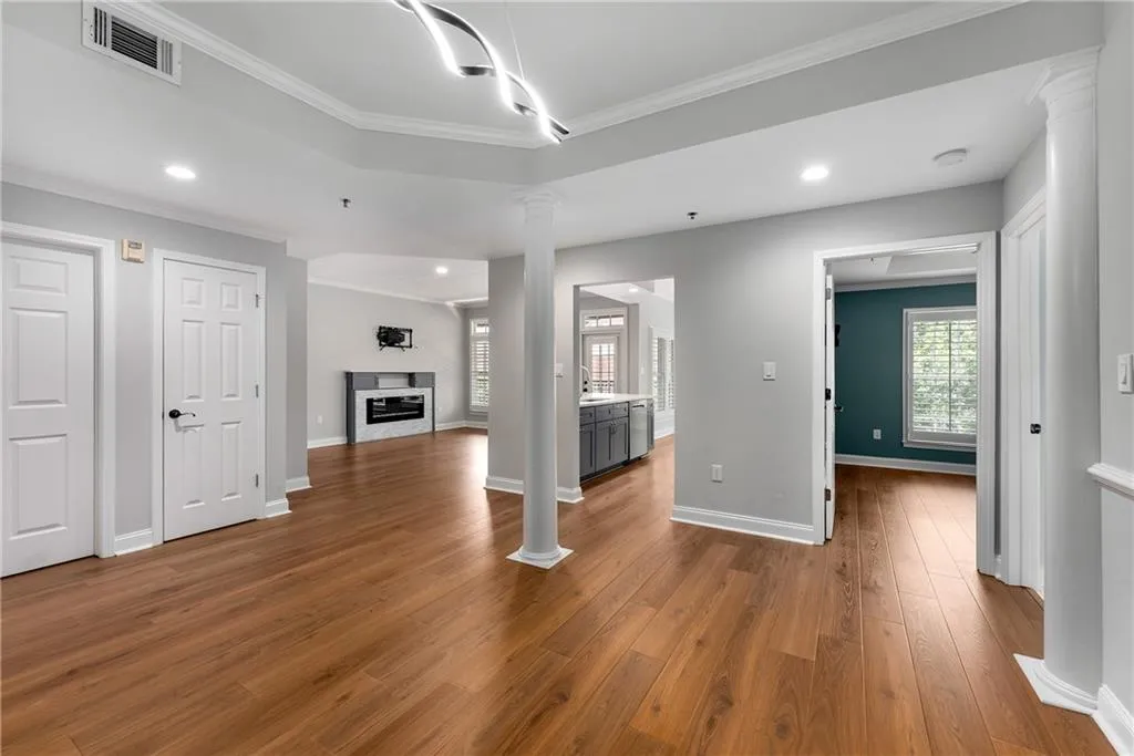 50 Biscayne Drive Nw Unit 5107, Atlanta, Georgia 30309, 2 Bedrooms Bedrooms, ,2 BathroomsBathrooms,Residential,For Sale,50 Biscayne Drive Nw Unit 5107,7602951