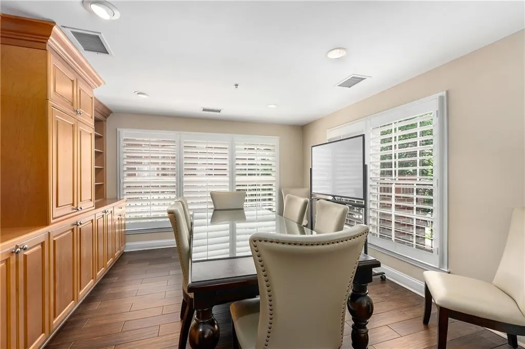 50 Biscayne Drive Nw Unit 5107, Atlanta, Georgia 30309, 2 Bedrooms Bedrooms, ,2 BathroomsBathrooms,Residential,For Sale,50 Biscayne Drive Nw Unit 5107,7602951