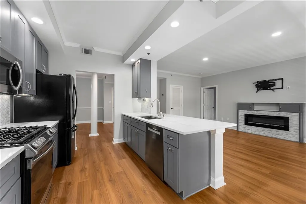 50 Biscayne Drive Nw Unit 5107, Atlanta, Georgia 30309, 2 Bedrooms Bedrooms, ,2 BathroomsBathrooms,Residential,For Sale,50 Biscayne Drive Nw Unit 5107,7602951