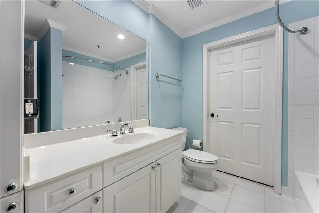 50 Biscayne Drive Nw Unit 5107, Atlanta, Georgia 30309, 2 Bedrooms Bedrooms, ,2 BathroomsBathrooms,Residential,For Sale,50 Biscayne Drive Nw Unit 5107,7602951