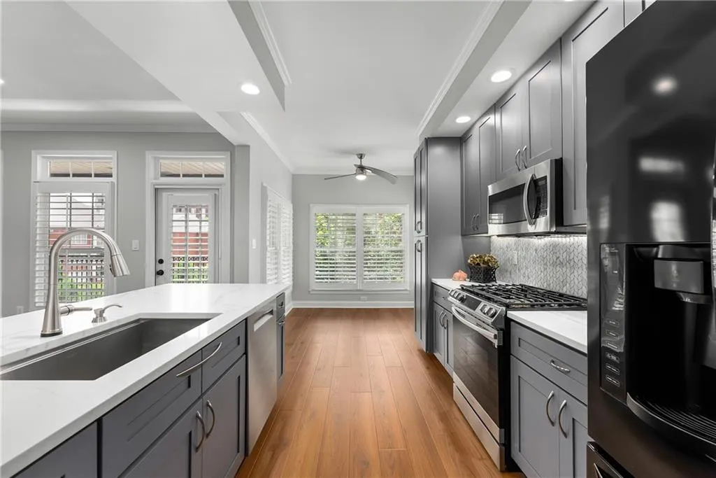 50 Biscayne Drive Nw Unit 5107, Atlanta, Georgia 30309, 2 Bedrooms Bedrooms, ,2 BathroomsBathrooms,Residential,For Sale,50 Biscayne Drive Nw Unit 5107,7602951