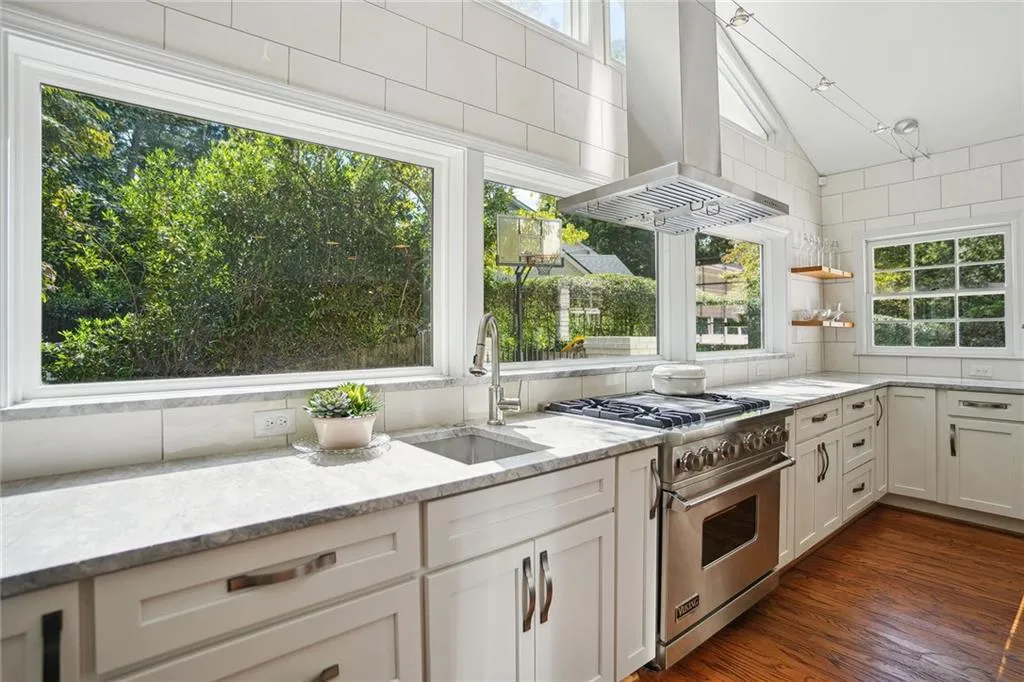 6125 Weatherly Drive, Sandy Springs, Georgia 30328, 4 Bedrooms Bedrooms, ,4 BathroomsBathrooms,Residential,Sold,6125 Weatherly Drive,7466228 6125 Weatherly Drive, Sandy Springs, Georgia 30328, 4 Bedrooms Bedrooms, ,4 BathroomsBathrooms,Residential,Sold,6125 Weatherly Drive,7466228