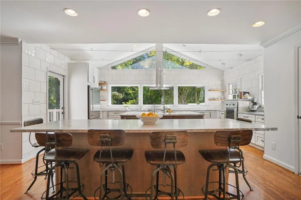 6125 Weatherly Drive, Sandy Springs, Georgia 30328, 4 Bedrooms Bedrooms, ,4 BathroomsBathrooms,Residential,Sold,6125 Weatherly Drive,7466228 6125 Weatherly Drive, Sandy Springs, Georgia 30328, 4 Bedrooms Bedrooms, ,4 BathroomsBathrooms,Residential,Sold,6125 Weatherly Drive,7466228