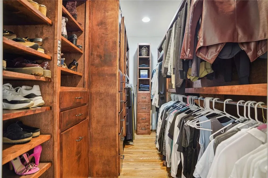 6125 Weatherly Drive, Sandy Springs, Georgia 30328, 4 Bedrooms Bedrooms, ,4 BathroomsBathrooms,Residential,Sold,6125 Weatherly Drive,7466228 6125 Weatherly Drive, Sandy Springs, Georgia 30328, 4 Bedrooms Bedrooms, ,4 BathroomsBathrooms,Residential,Sold,6125 Weatherly Drive,7466228