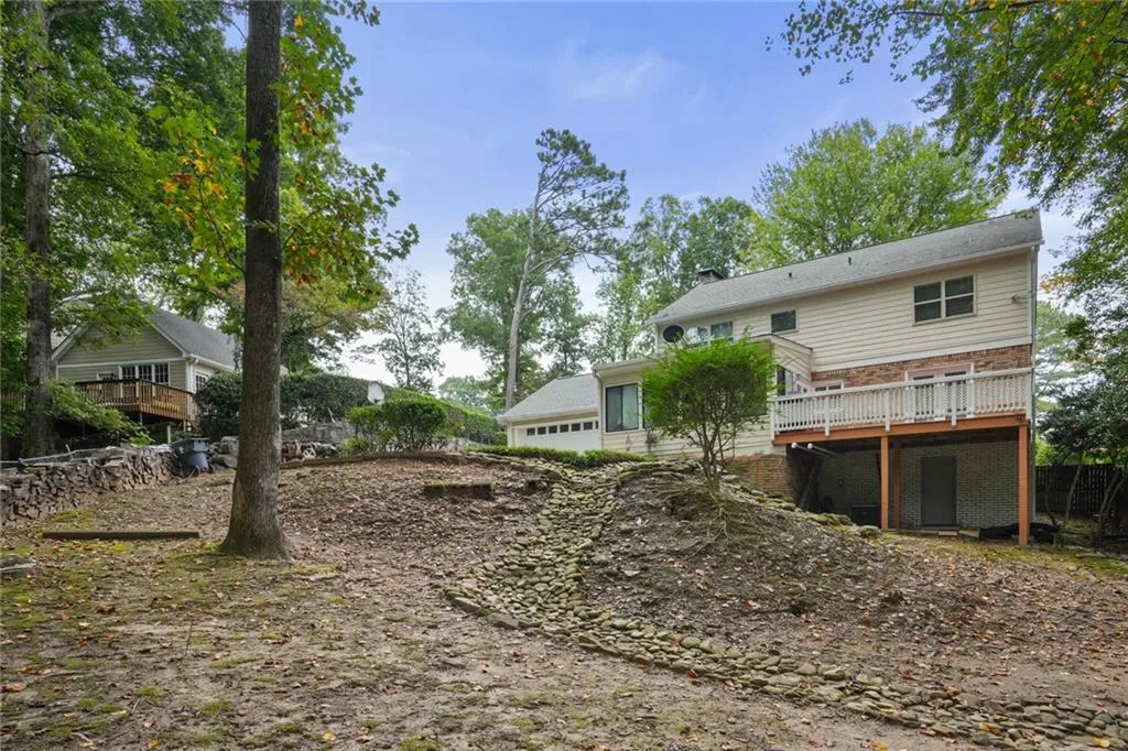 330 Thornwood Drive, Atlanta, Georgia 30328, 4 Bedrooms Bedrooms, ,2 BathroomsBathrooms,Residential,Sold,330 Thornwood Drive,7466813