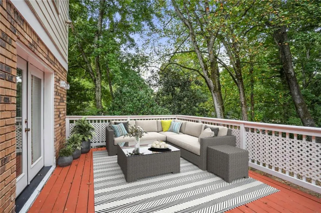 330 Thornwood Drive, Atlanta, Georgia 30328, 4 Bedrooms Bedrooms, ,2 BathroomsBathrooms,Residential,Sold,330 Thornwood Drive,7466813