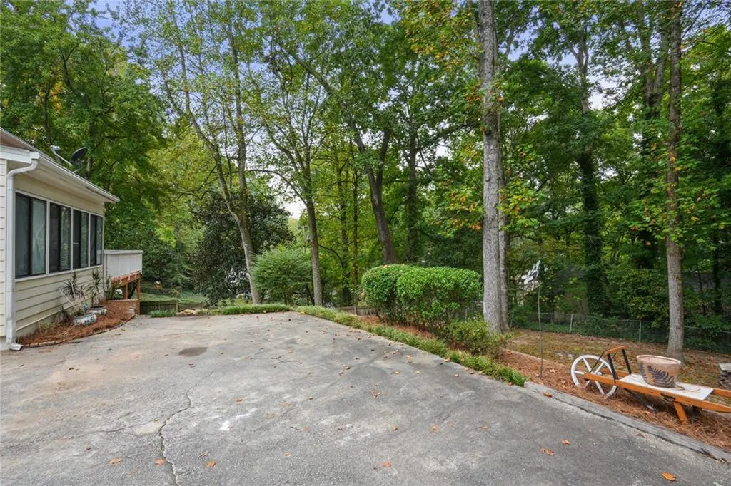 330 Thornwood Drive, Atlanta, Georgia 30328, 4 Bedrooms Bedrooms, ,2 BathroomsBathrooms,Residential,Sold,330 Thornwood Drive,7466813