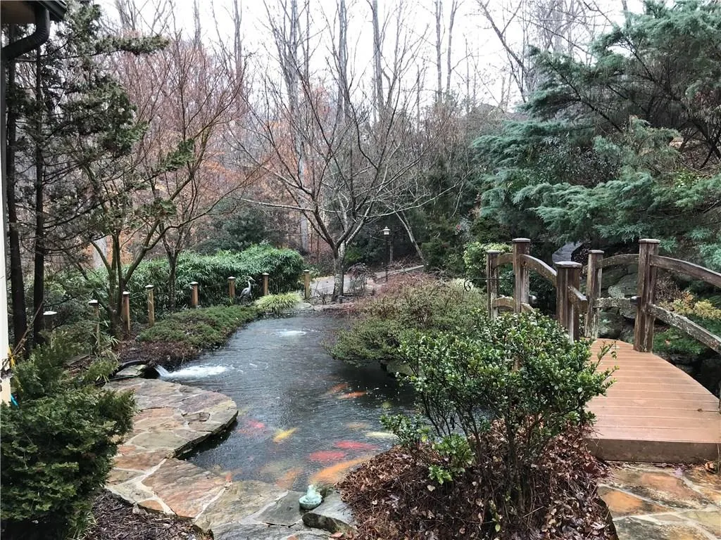 8410 Valemont Drive, Sandy Springs, Georgia 30350, 4 Bedrooms Bedrooms, ,4 BathroomsBathrooms,Residential,Sold,8410 Valemont Drive,5963645