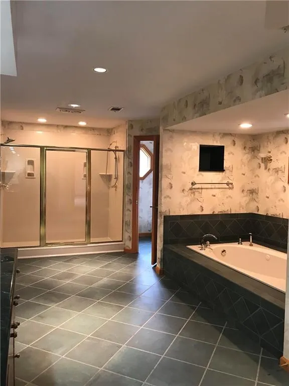 8410 Valemont Drive, Sandy Springs, Georgia 30350, 4 Bedrooms Bedrooms, ,4 BathroomsBathrooms,Residential,Sold,8410 Valemont Drive,5963645