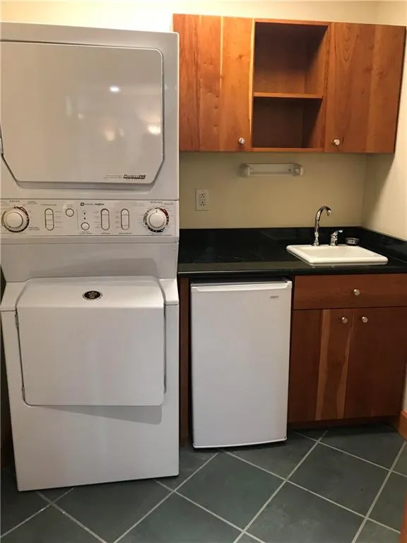 8410 Valemont Drive, Sandy Springs, Georgia 30350, 4 Bedrooms Bedrooms, ,4 BathroomsBathrooms,Residential,Sold,8410 Valemont Drive,5963645