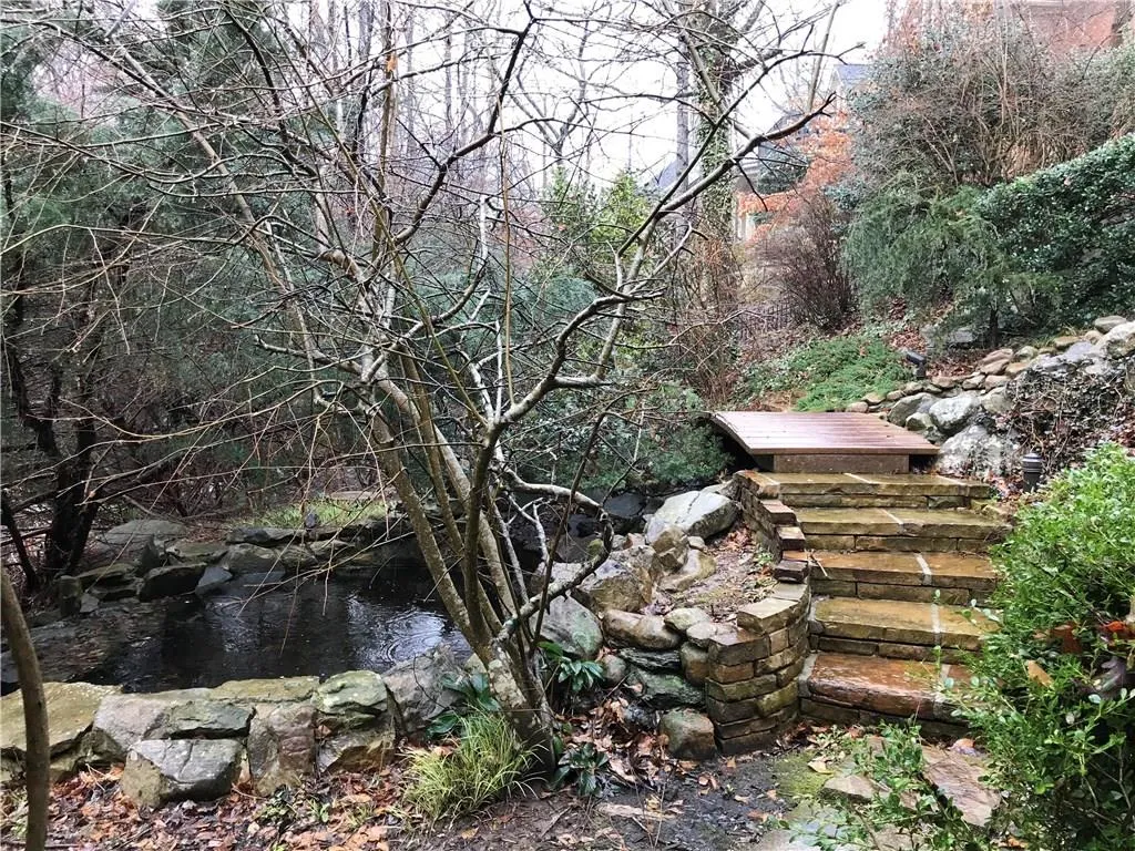 8410 Valemont Drive, Sandy Springs, Georgia 30350, 4 Bedrooms Bedrooms, ,4 BathroomsBathrooms,Residential,Sold,8410 Valemont Drive,5963645