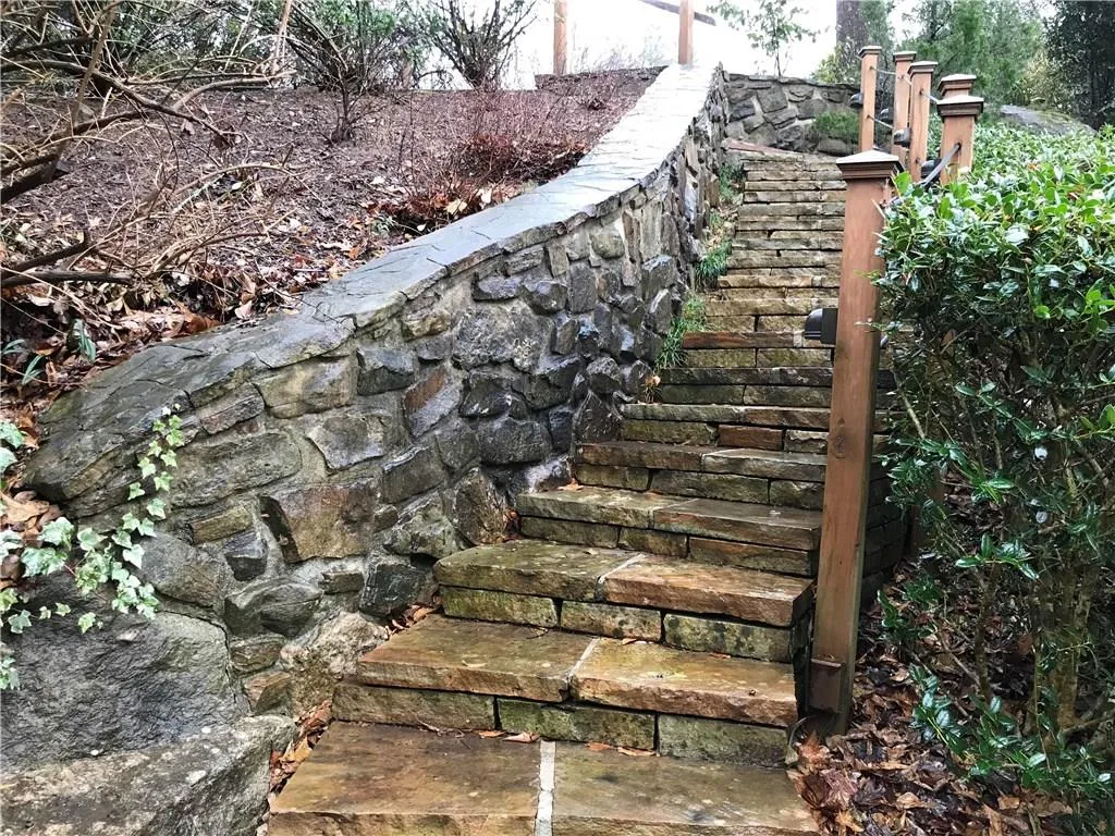 8410 Valemont Drive, Sandy Springs, Georgia 30350, 4 Bedrooms Bedrooms, ,4 BathroomsBathrooms,Residential,Sold,8410 Valemont Drive,5963645