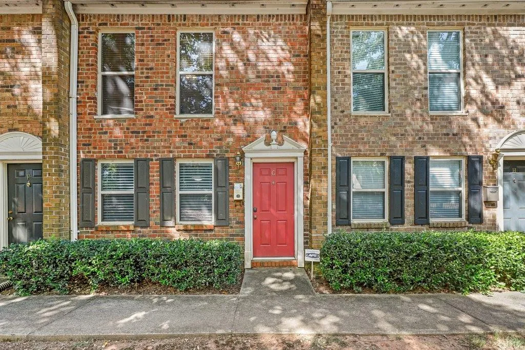 215 Winding River Drive Unit G, Sandy Springs, Georgia 30350, 2 Bedrooms Bedrooms, ,2 BathroomsBathrooms,Residential,Sold,215 Winding River Drive Unit G,7066248