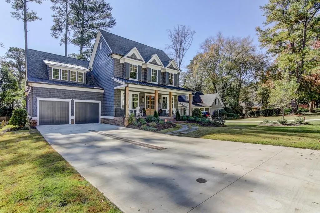 447 Brookfield Drive Ne, Sandy Springs, Georgia 30342, 5 Bedrooms Bedrooms, ,5 BathroomsBathrooms,Residential,Sold,447 Brookfield Drive Ne,5934099