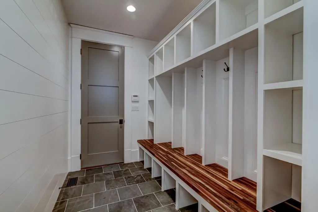 447 Brookfield Drive Ne, Sandy Springs, Georgia 30342, 5 Bedrooms Bedrooms, ,5 BathroomsBathrooms,Residential,Sold,447 Brookfield Drive Ne,5934099