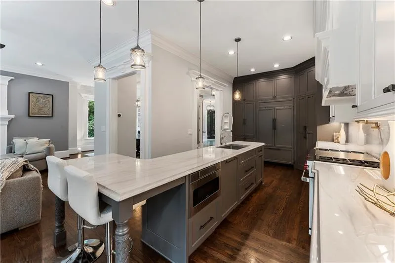 1292 Lenox Park Boulevard Ne, Brookhaven, Georgia 30319, 4 Bedrooms Bedrooms, ,4 BathroomsBathrooms,Residential,For Sale,1292 Lenox Park Boulevard Ne,7631857